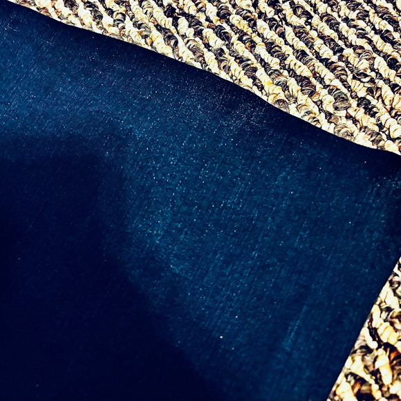 EXPRESS Mid Rise Dark Wash
Blue 70’s Flare Jeans Flex Medium Short 6/8/10 NWT - Picture 14 of 16